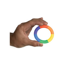 Inel pentru penis RASCAL The Brawn Pride!, din silicon, pentru erecții puternice, diametru 4.4 cm, design în culorile curcubeului