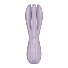 Stimulator clitoris și labii SATISFYER Threesome 2, cu 3 capete, 12 funcții de vibrație, rezistent la apă IPX7, mov violet