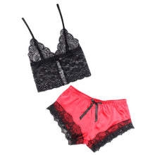 Pijamale sexy SUBBLIME Casual Silk Nightgown, maiou din dantelă + pantaloni scurți din satin, negru cu roșu, mărime S/M, model 953959