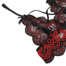Lenjerie set 2 piese Subblime rosu si negru, model cu bustiera din dantela si chilot tanga, marime S/M