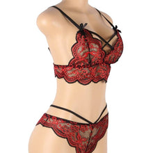 Lenjerie set 2 piese Subblime rosu si negru, model cu bustiera din dantela si chilot tanga, marime S/M