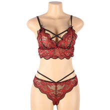 Lenjerie set 2 piese Subblime rosu si negru, model cu bustiera din dantela si chilot tanga, marime S/M