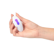 Vibrator dublu TOYZ4LOVERS Elys Cupid Arrow, cu 2 capete pentru jocuri în cuplu, cu telecomandă, 35 cm, mov