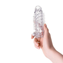 Manșon A-TOYS Fril, cu mini vibrator, pentru extensia și îngroșarea penisului, texturat, cu striații, transparent, 13.4 cm