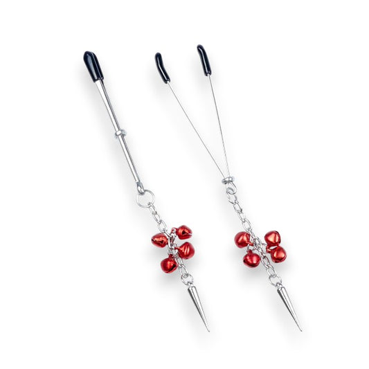 Cleme pentru sfârcuri B-SERIES Exclusive Nipple Clamps, design cu țepi și clopoței, argintiu cu roșu (61-00012)