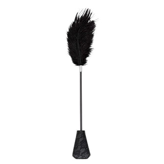 Paletă cu puf de gâdilat B-SERIES Fetish Feather Crop, pentru jocuri erotice BDSM, design cu dantelă, culoare negru