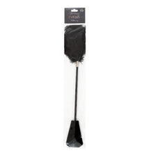 Paletă cu puf de gâdilat B-SERIES Fetish Feather Crop, pentru jocuri erotice BDSM, design cu dantelă, culoare negru