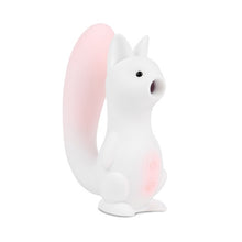 Stimulator clitoris B-SERIES Squirrel Smart Tail, în formă de veveriță, control prin aplicație, 7 funcții de vibrație, 7 tipuri de aspirație, încălzire, alb