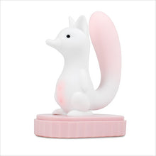 Stimulator clitoris B-SERIES Squirrel Smart Tail, în formă de veveriță, control prin aplicație, 7 funcții de vibrație, 7 tipuri de aspirație, încălzire, alb