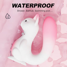 Stimulator clitoris B-SERIES Squirrel Smart Tail, în formă de veveriță, control prin aplicație, 7 funcții de vibrație, 7 tipuri de aspirație, încălzire, alb