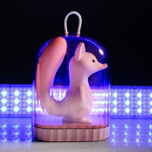 Stimulator clitoris B-SERIES Squirrel Smart Tail, în formă de veveriță, control prin aplicație, 7 funcții de vibrație, 7 tipuri de aspirație, încălzire, alb
