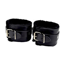 Catuse erotice Bound to Please - Plush Wrist Cuffs, din piele cu puf pentru o purtare conforabila, Neagra