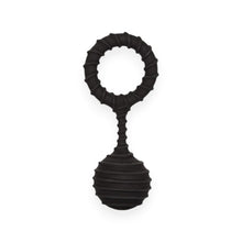 Inel cu greutate pentru penis COLT Weighted Ring Large, din silicon elastic, cu bilă de 110 grame, diametru inserabil 3.25 cm, negru