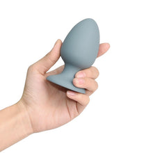 Plug anal DREAMTOYS Nude Sage Butt Plug, cu bilă mișcătoare, rezistent la apă, lungime 8 cm, diametru 4 cm, gri