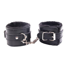 Set 7 accesorii bondage INTOYOU BDSM Line, cu cătușe, zgardă, căluș, bici și mască de ochi, cleme sfârcuri, negru