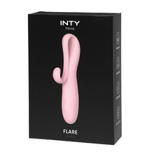 Vibrator cu stimulator INTY TOYS FLARE, din silicon moale, 10 funcții de vibrație, rezistent la apă IPX6, culoare roz