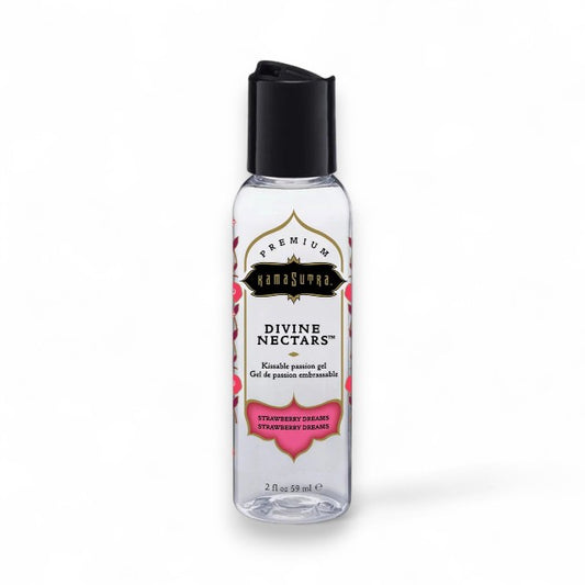 Lubrifiant cu aromă KAMASUTRA Divine Nectars Strawberry Dreams, pe bază de apă, cu aromă de căpșuni, 60 ml