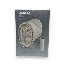 Masturbator MONROE Bullet Vibrating Masturbating Stroker, cu 2 orificii, vibrator bullet inclus, 9 funcții de vibrație, alb