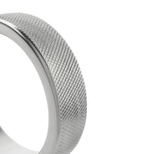 Inel pentru penis MR. STEEL CrissCross C-Ring, cu design geometric, din oțel inoxidabil, diametru 5 cm (mediu), argintiu