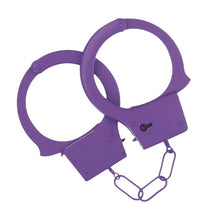 Cătușe OUCH! Classic Metal Handcuffs Purple, pentru jocuri erotice BDSM, cu buton de eliberare rapidă, mărime reglabilă, mov