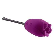 Vibrator dublu PLAYBOY Petal, în formă de trandafir, cu 9 funcții de simulare sex oral, 9 funcții de vibrație, mov cu negru