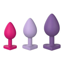 Set plug anal DREAMTOYS Triple Heart Love Signal, 3 dopuri de dimensiuni progresive, diametru 3/3.5/4 cm, bază în forma de inimă, multicolore