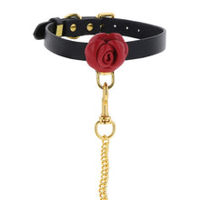 Set TABOOM Collar & Leash Wild Roses pentru jocuri erotice BDSM, cu trandafiri decorativi, din piele naturală, culoare negru cu roșu