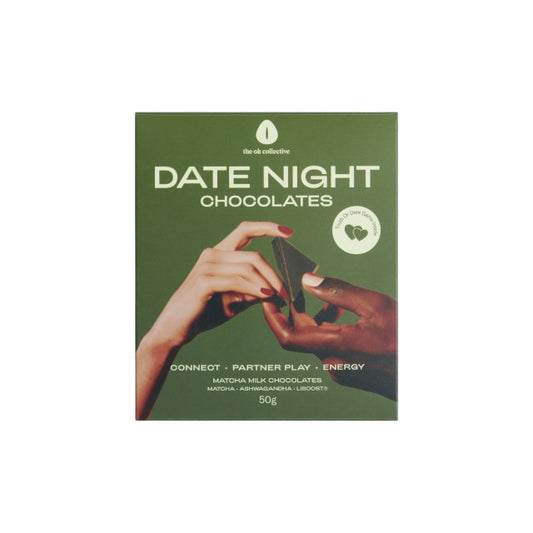 Ciocolată afrodisiacă unisex THE OH COLLECTIVE Date Night Chocolates, carte de joc inclusă “Adevăr sau Provocare”, cu matcha și căpșuni, 50 g (verde)