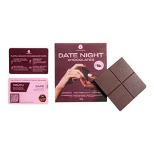 Ciocolată neagră afrodisiacă unisex THE OH COLLECTIVE Date Night Chocolates, 4 cărți de joc incluse “Adevăr sau Provocare”, cu căpșuni, maca și cayenne, 50 g (maro)