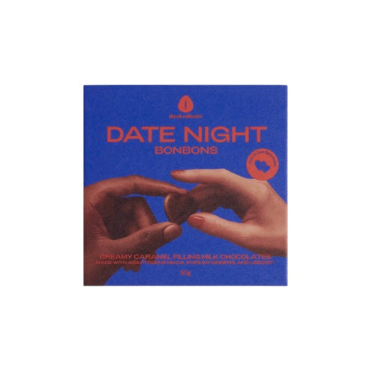 Praline afrodisiace din ciocolată THE OH COLLECTIVE Date Night Bonbons, unisex , 12 cărți de  joc incluse “Adevăr sau Provocare”, cu maca și ginseng, 4 buc (albastră)