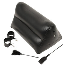 Pernă de sex gonflabilă YOU2TOYS Love Cushion for Couples, pentru jocuri erotice BDSM, cu cătușe, paletă și puf de gâdilat