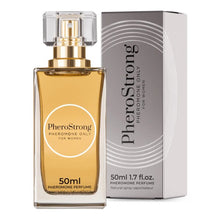 Parfum cu feromoni PHEROSTRONG Only For Women, pentru femei, note de iasomie, zmeură și boabe de tonka, 50 ml